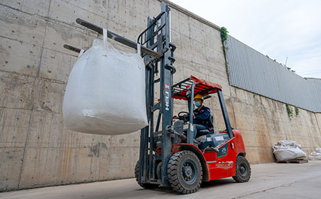 FIBC: Mengapa FIBC Menjadi Pilihan Utama untuk Logistik Massal?